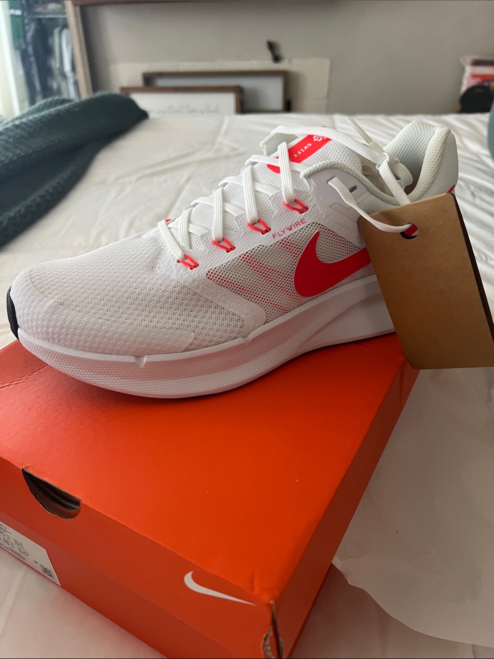 Nike White bright Crimson Swift 3 mens size 11 brand new.